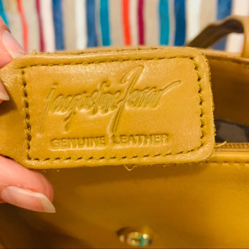 ⭐️ JACQUELINE FERRAR Brown Leather Purse - Picture 6 of 6